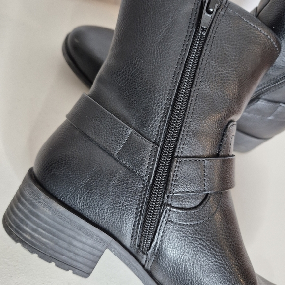 Frye and Co. Elodie Black Faux Leather Side Zip Combat / Moto Boot - Size 8 - Picture 9 of 15